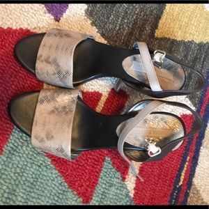 ✨ Banana Republic Heels ✨